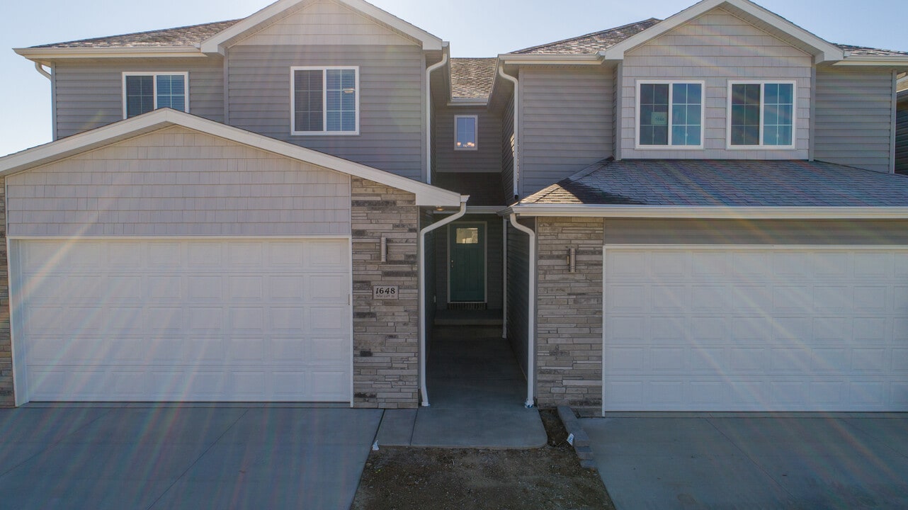 1684 NW 50th St in Lincoln, NE - Foto de edificio
