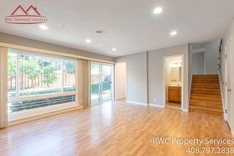 1050 Oaktree Dr in San Jose, CA - Building Photo - Building Photo