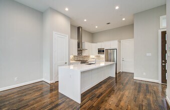 309 W Pierce St in Houston, TX - Foto de edificio - Building Photo
