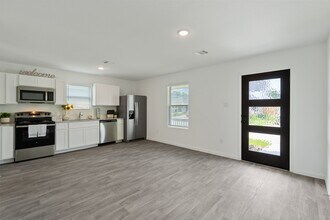 16462 Valerie Marie Pl in Conroe, TX - Building Photo - Building Photo