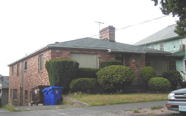 3814-3820 SE Francis St in Portland, OR - Building Photo - Building Photo