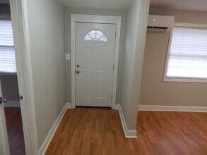 8528 Chestnut Oak Rd in Parkville, MD - Building Photo - Building Photo