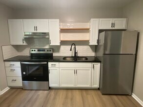 2932 W 11th St in Indianapolis, IN - Building Photo - Building Photo