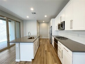 11695 Hamilton Lk Ave in Las Vegas, NV - Building Photo - Building Photo