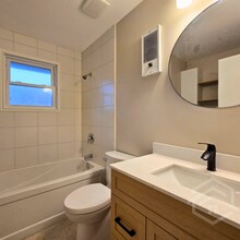 Newly Renovated 2-Bedroom in Woodstock!! in Woodstock, ON - Building Photo - Building Photo