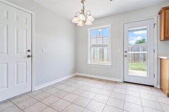 1662 S Tally Ho Dr in Fayetteville, AR - Building Photo - Building Photo