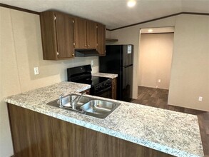 817 Cedar Lawn Dr in Alvin, TX - Building Photo - Building Photo