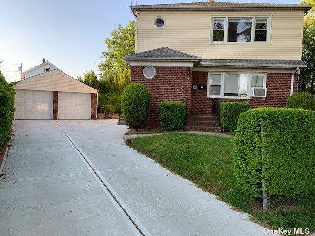 73 Elizabeth St in Floral Park, NY - Building Photo