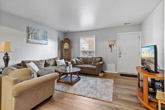 36 Maynard Dr, Unit A in Sicklerville, NJ - Building Photo - Building Photo