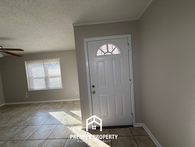 1730 Sea Isle Rd in Memphis, TN - Building Photo - Building Photo