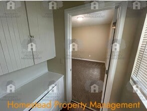 219-219 1/2 S Monmouth Ave in Monmouth, OR - Building Photo - Building Photo