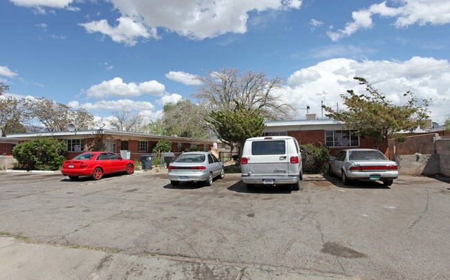 536-540 Cardenas Dr SE in Albuquerque, NM - Foto de edificio - Building Photo