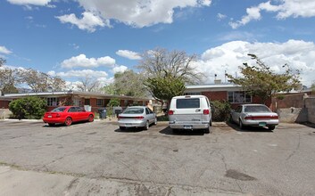 536-540 Cardenas Dr SE in Albuquerque, NM - Building Photo - Building Photo