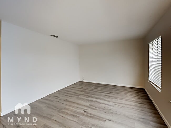7304 Lawnwood Dr in Sacramento, CA - Building Photo - Building Photo