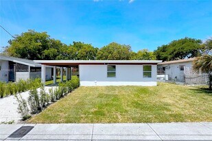 2501 NW 21st St in Fort Lauderdale, FL - Building Photo