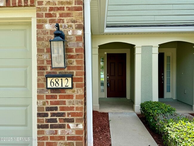 6812 Roundleaf Dr in Jacksonville, FL - Building Photo - Building Photo