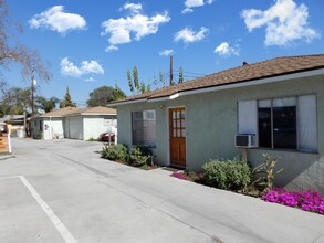 8702-8714 Rose St in Bellflower, CA - Building Photo - Building Photo