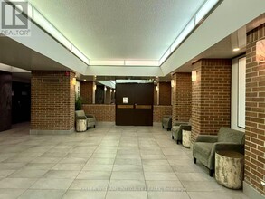 1380-1380 Prince of Wales Dr in Ottawa, ON - Building Photo - Building Photo