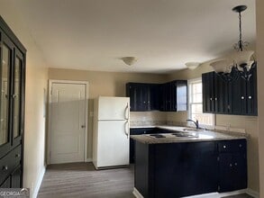 202 Academy St in Byron, GA - Building Photo - Building Photo