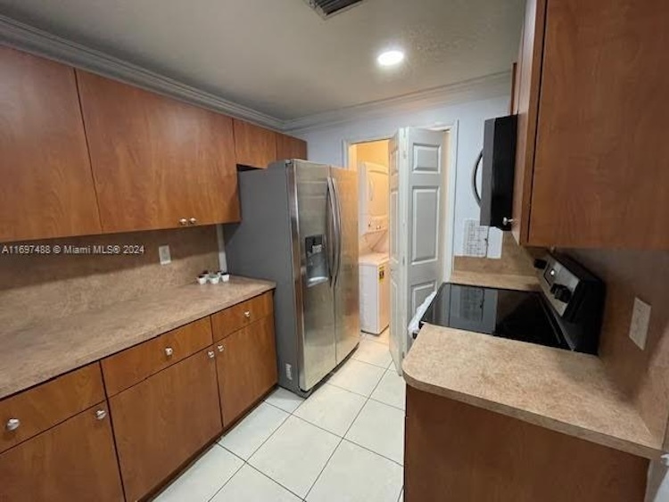 6440 NW 114th Ave, Unit 404 in Doral, FL - Building Photo