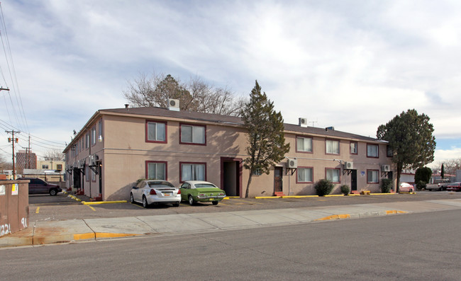 La Plata Manor in Albuquerque, NM - Building Photo - Building Photo