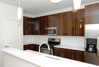 St George in Harrison, NJ - Foto de edificio - Interior Photo