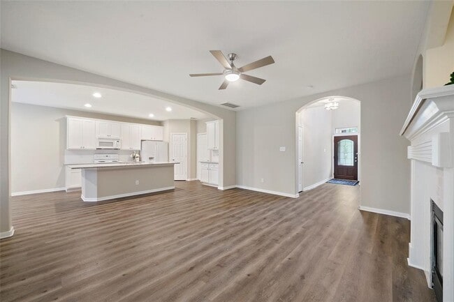 130 W Burberry Cir