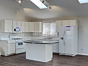 121 Valleywood Dr in Steger, IL - Building Photo - Building Photo