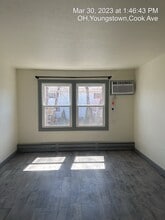 865 Cook Ave, Unit 5 in Youngstown, OH - Building Photo - Building Photo