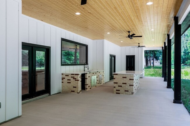 354 Peach Pt Ln in Trinity, TX - Building Photo - Building Photo