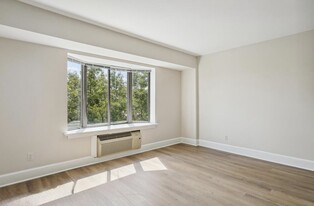 1825 T St NW, Unit 605 in Washington, DC - Building Photo - Building Photo