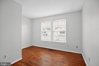 22513 Castle Pollard Way in California, MD - Foto de edificio - Building Photo