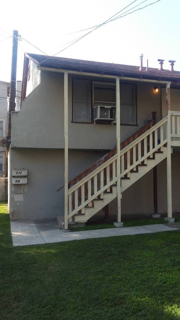 property at 818-820 W 21st St