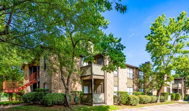 SOMMERSET APARTMENTS in Shreveport, LA - Building Photo - Building Photo