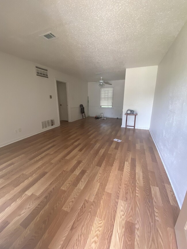 5126 Kelso St photo'