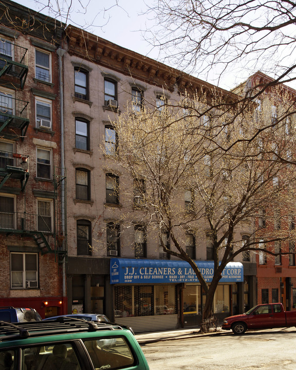 341 E 5th St in New York, NY - Foto de edificio