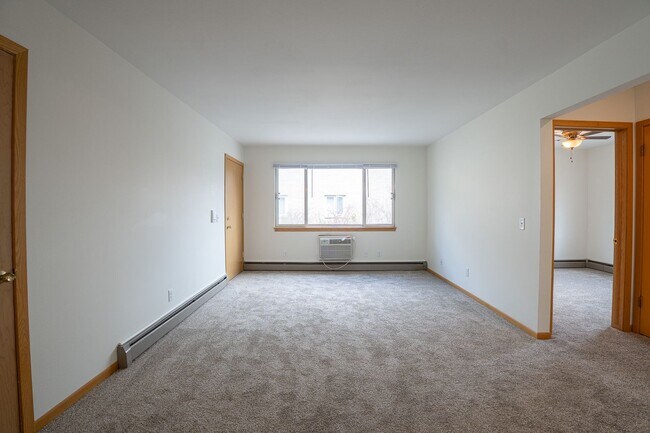 2411 Brentwood Pkwy in Madison, WI - Building Photo - Building Photo