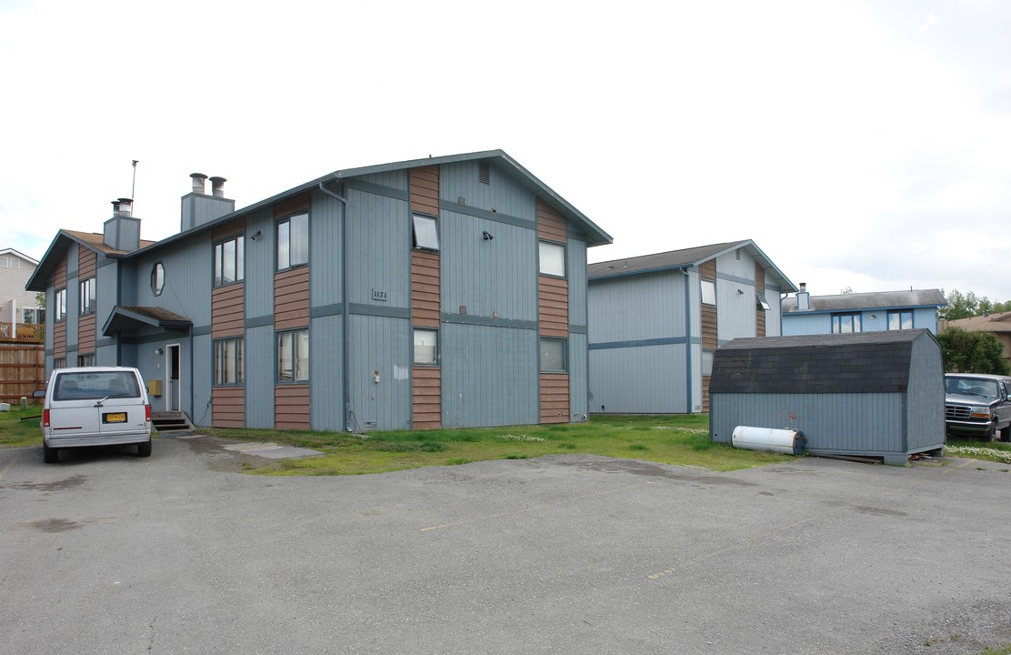 1170-1180 Golden Dawn Cir in Anchorage, AK - Building Photo