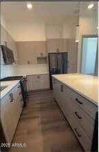 7111 E Tierra Buena Ln in Scottsdale, AZ - Building Photo - Building Photo
