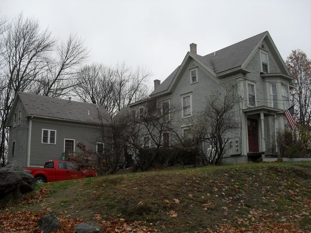 26 Steeple St in Milton, NH - Building Photo