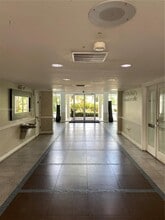 492 NW 165th St in Miami, FL - Building Photo - Building Photo