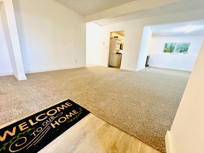 1005 Bloyd St in Kelso, WA - Foto de edificio - Building Photo