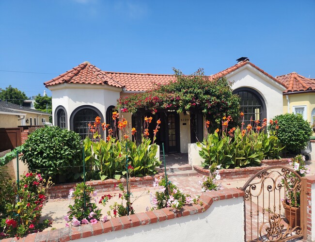 property at 3109 Stanford Ave
