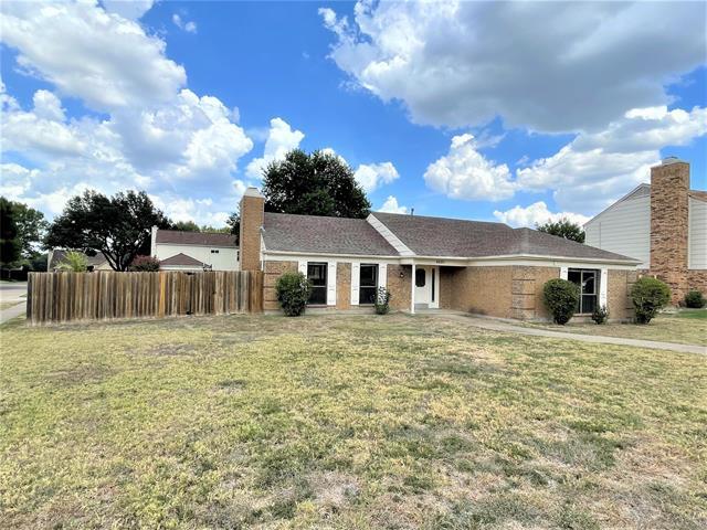 4001 18th St in Plano, TX - Building Photo