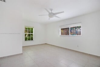 119 Harbor Dr in Key Biscayne, FL - Building Photo - Building Photo