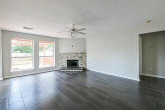112 Glade Bridge Ct in Dickinson, TX - Building Photo - Building Photo