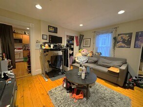 40 Chester St, Unit 1 in Somerville, MA - Building Photo - Building Photo