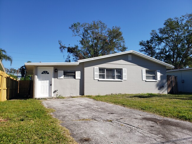 5603 59th St N in St. Petersburg, FL - Building Photo - Building Photo