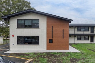 33 W Naperville Rd in Westmont, IL - Building Photo - Building Photo