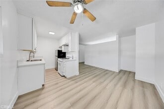 Emerald Apartments in San Gabriel, CA - Building Photo - Building Photo